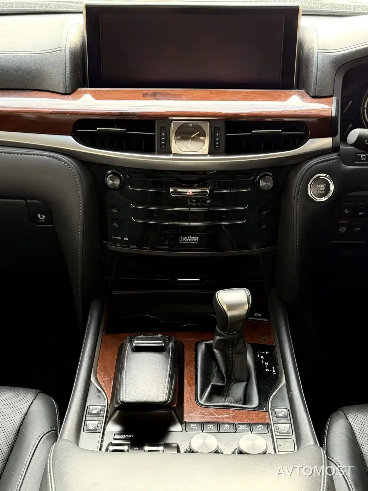 Lexus LX 2017 570 Peak Special Limited Edition — фото 9