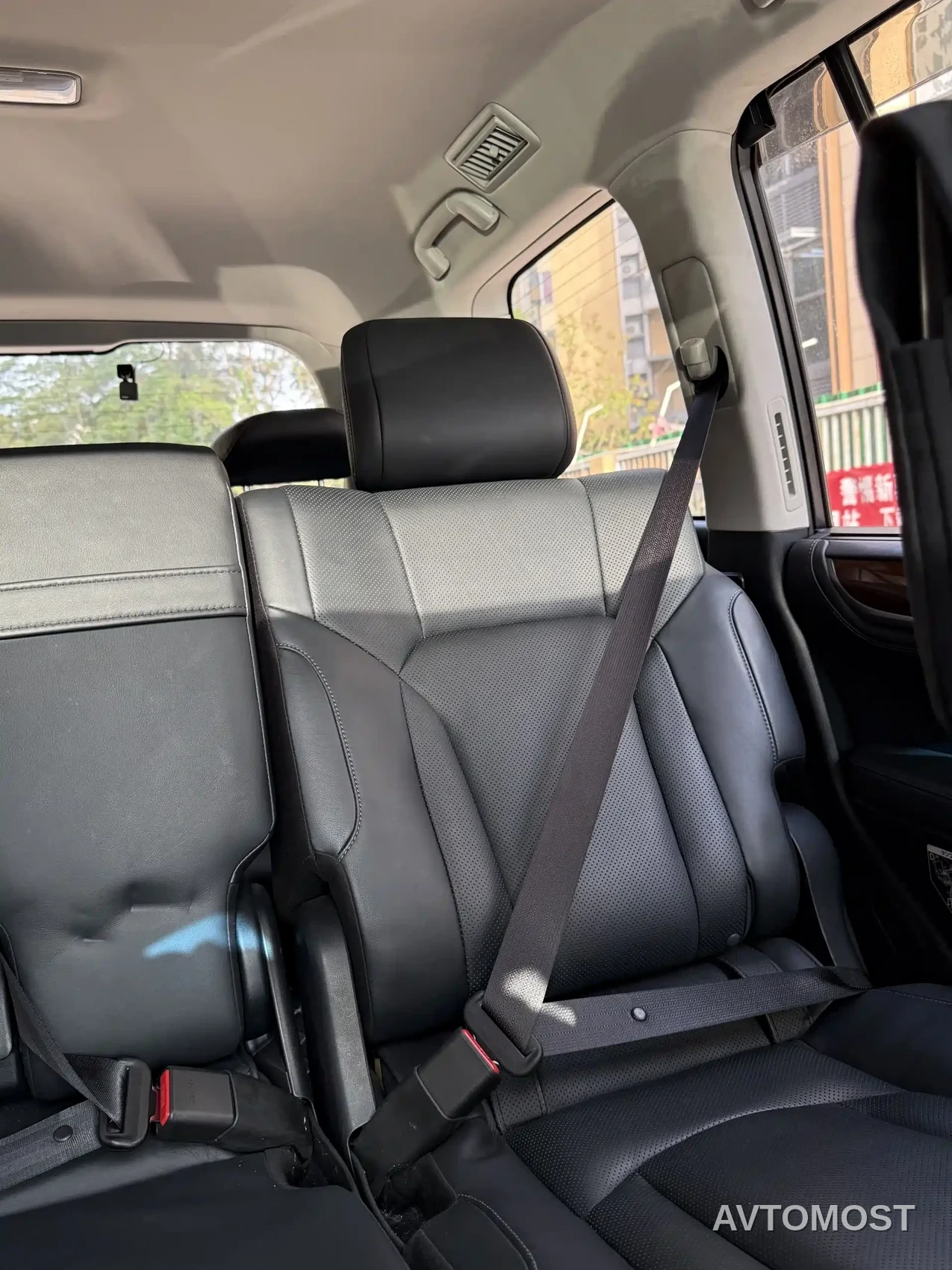 Lexus LX 2017 570 Peak Special Limited Edition — фото 20