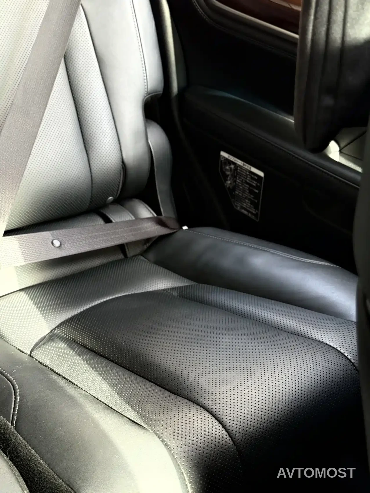Lexus LX 2017 570 Peak Special Limited Edition — фото 21