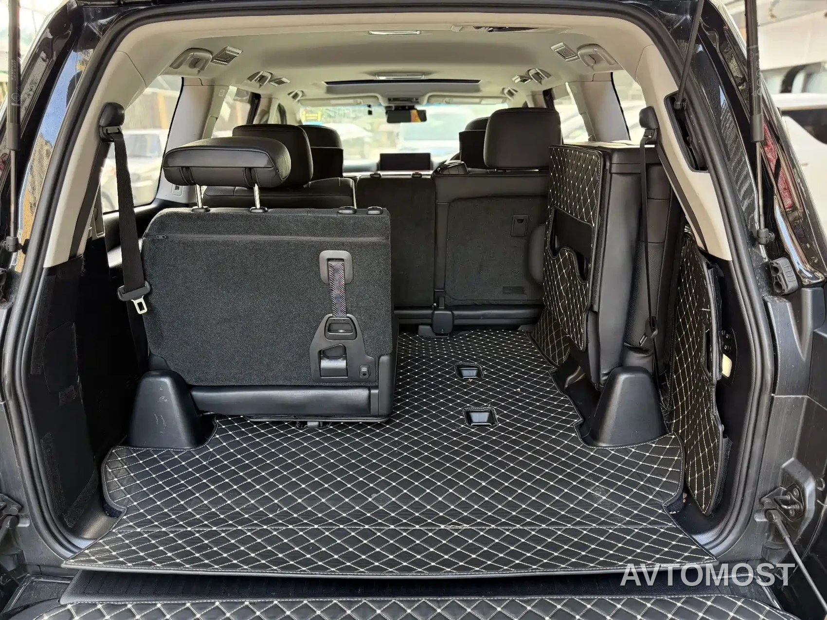 Lexus LX 2017 570 Peak Special Limited Edition — фото 24