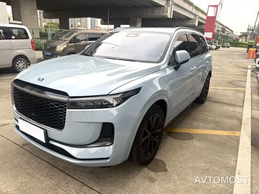 Li ONE 2021 Extended Range 6-Seater