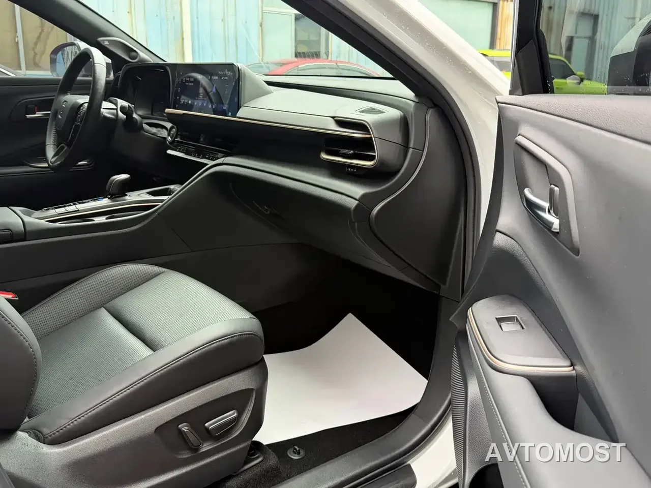 Toyota Crown SportCross 2023 2.5L SportCross HEV FWD Premium Edition — фото 5
