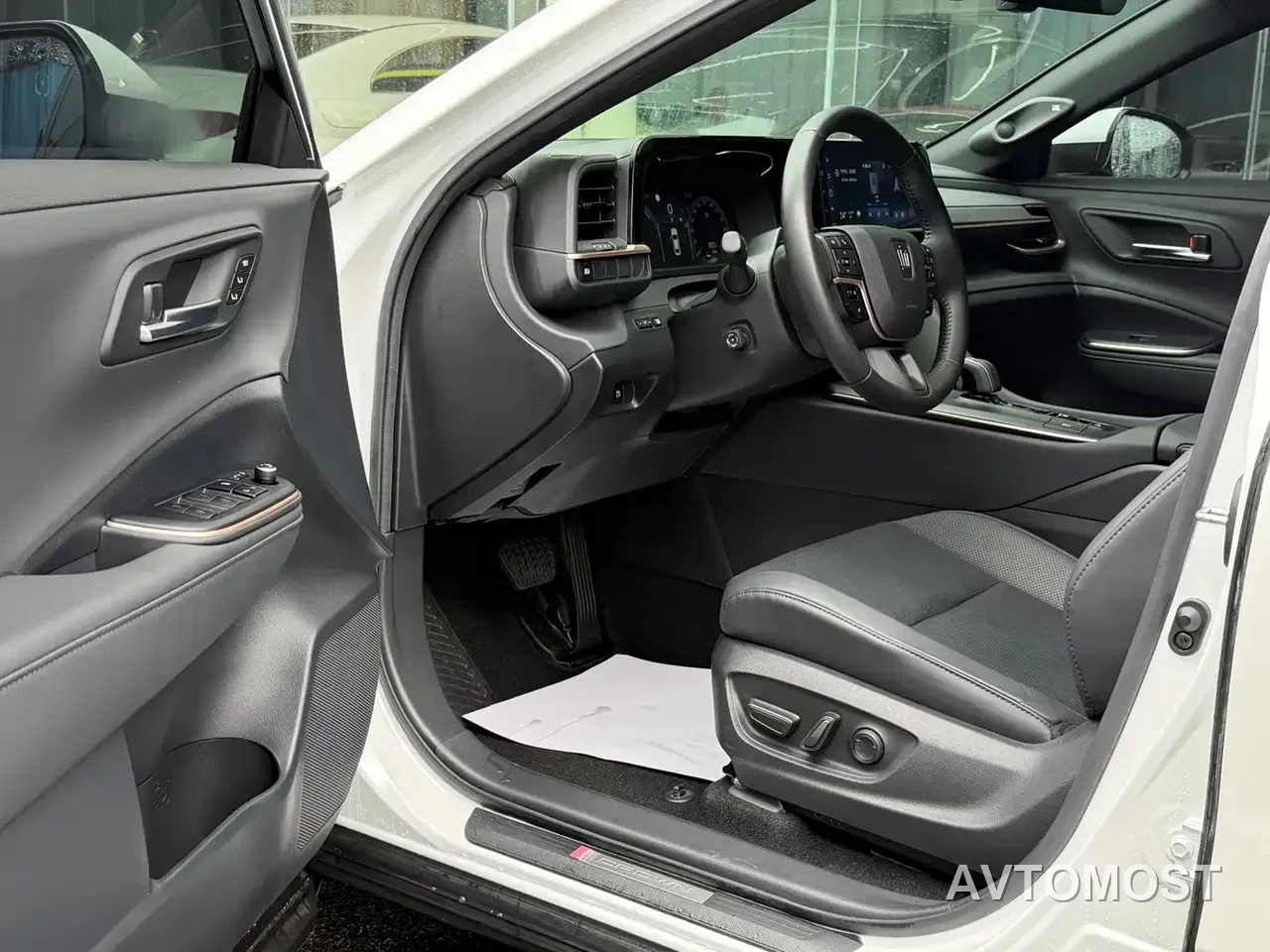 Toyota Crown SportCross 2023 2.5L SportCross HEV FWD Premium Edition — фото 12