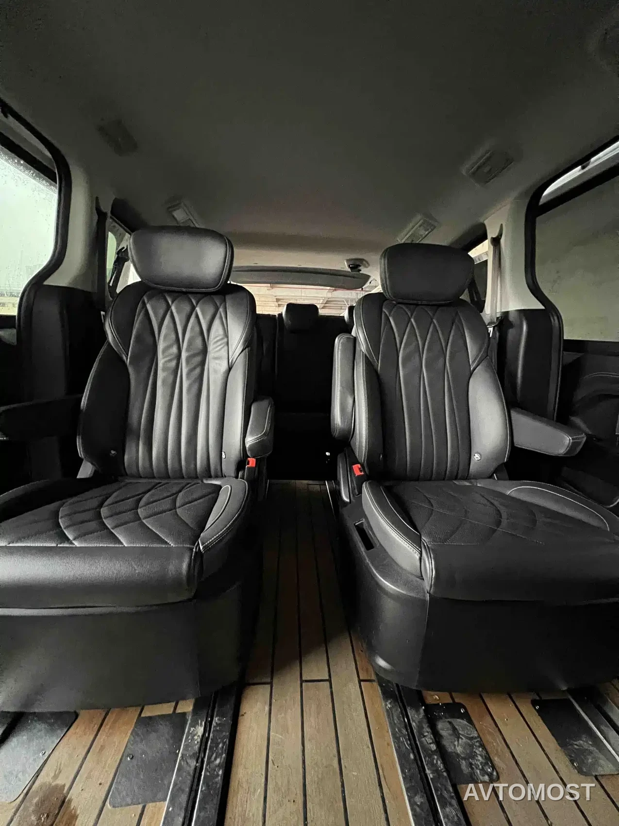 SAIC Maxus G20 2023 PLUS 2.0T Diesel Automatic Luxury Touring Edition — фото 8