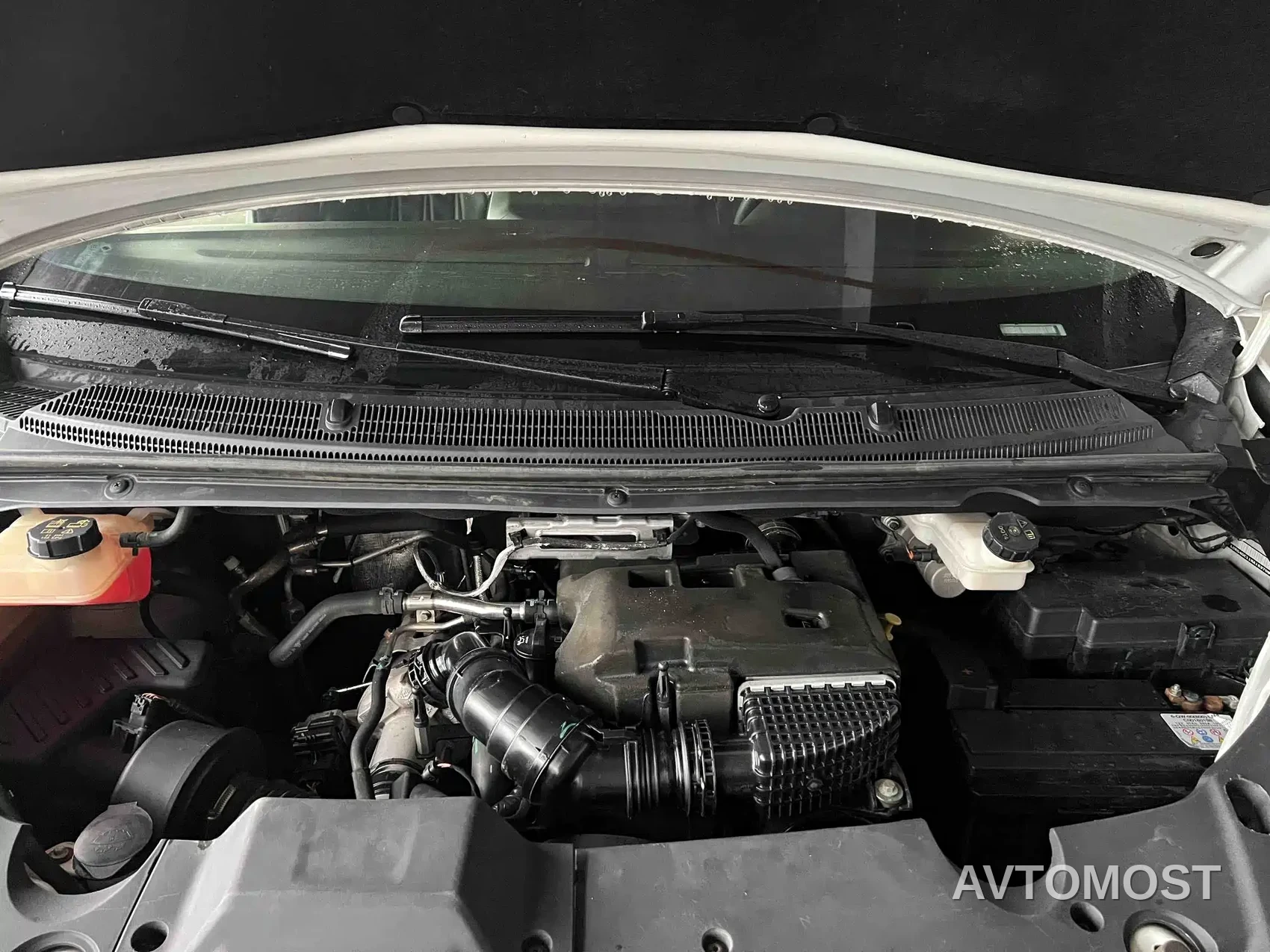 SAIC Maxus G20 2023 PLUS 2.0T Diesel Automatic Luxury Touring Edition — фото 10