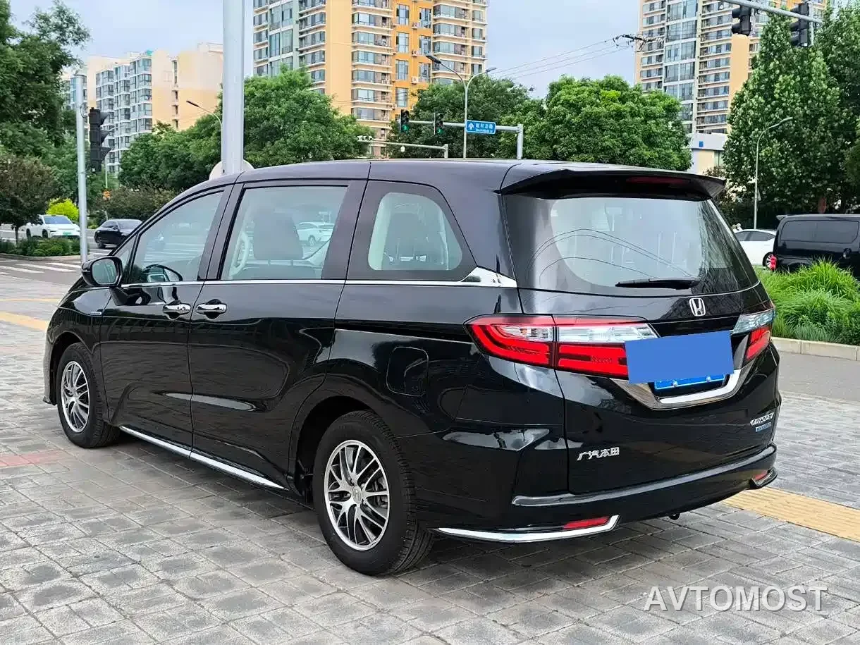 Honda Odyssey 2021 2.0L Sharp Premium Edition — фото 4