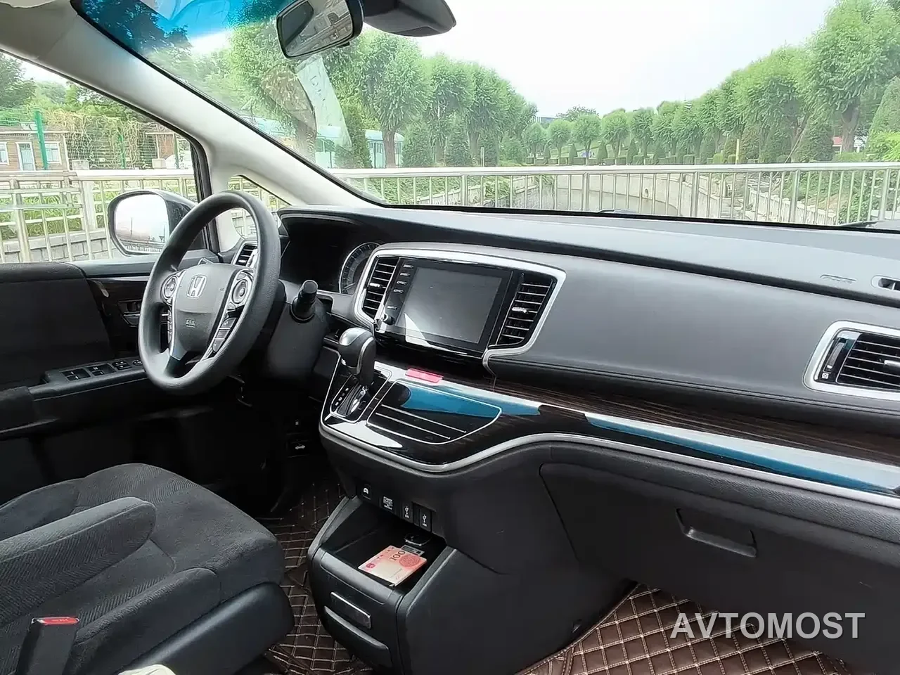 Honda Odyssey 2021 2.0L Sharp Premium Edition — фото 8