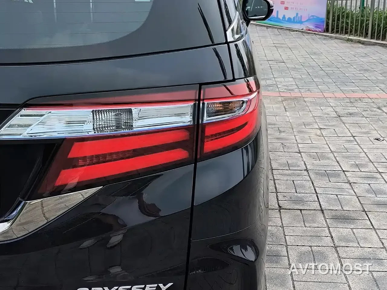 Honda Odyssey 2021 2.0L Sharp Premium Edition — фото 9