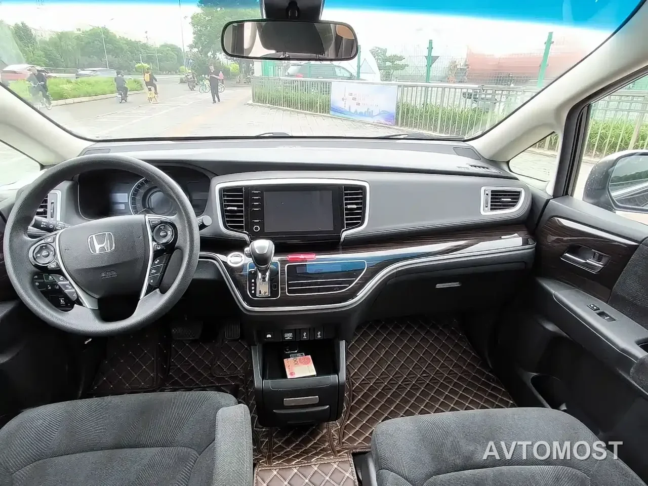 Honda Odyssey 2021 2.0L Sharp Premium Edition — фото 15