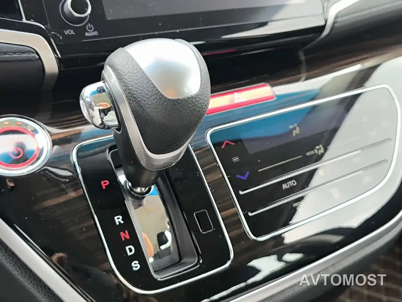 Honda Odyssey 2021 2.0L Sharp Premium Edition — фото 36