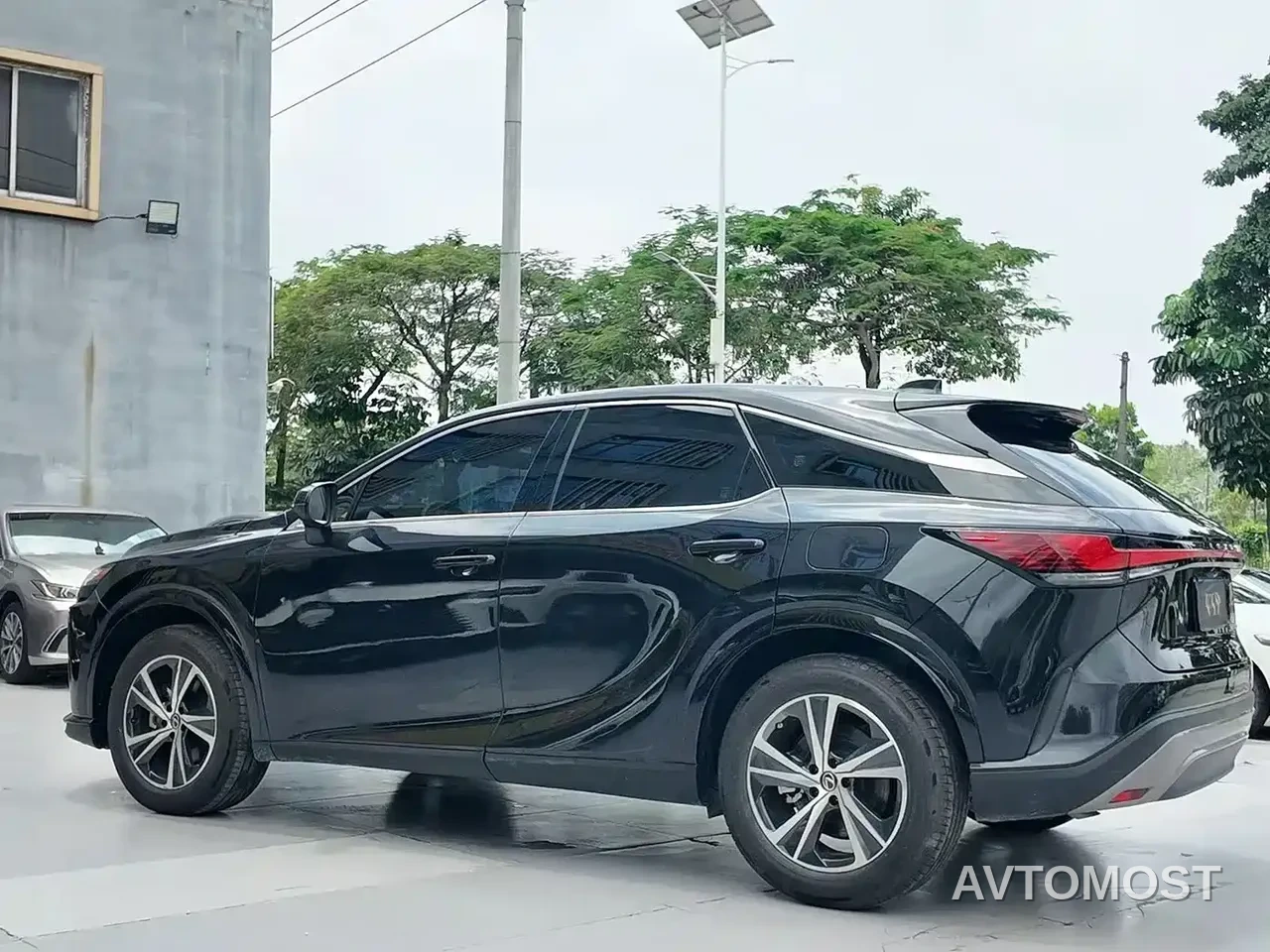 Lexus RX 2023 350h 2WD Joy Edition — фото 11