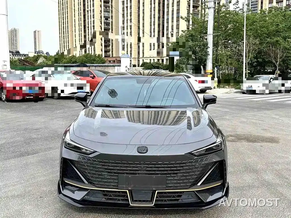Changan UNI-V 2022 1.5T Sport Edition — фото 2