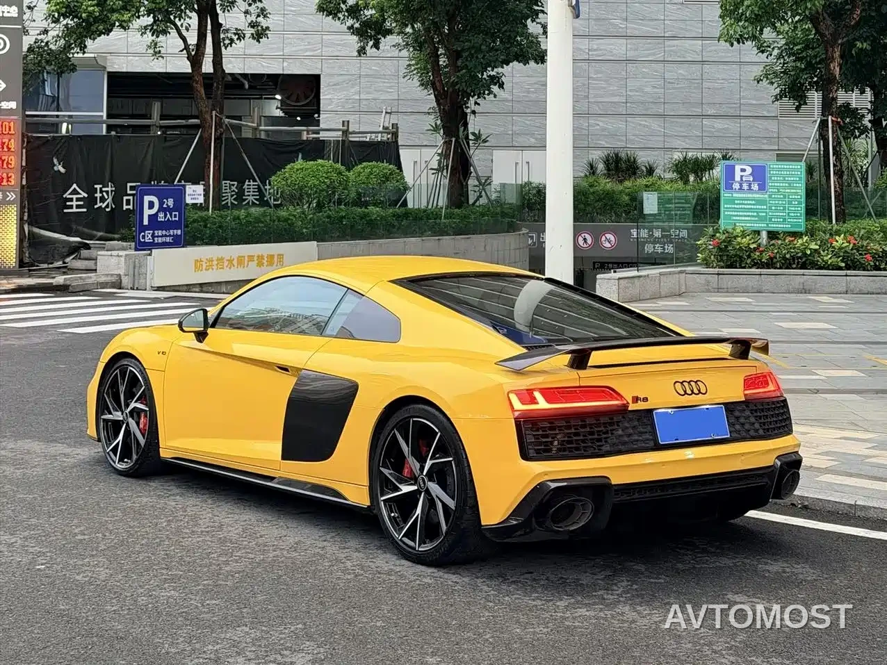 Audi R8 2021 V10 Coupe performance — фото 5