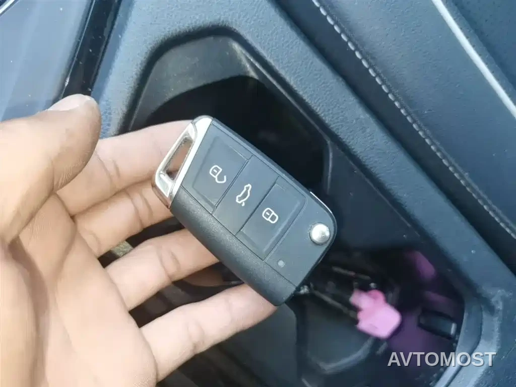 Volkswagen Tiguan L 2022 330TSI Auto 2WD R-Line Premium Edition — фото 9