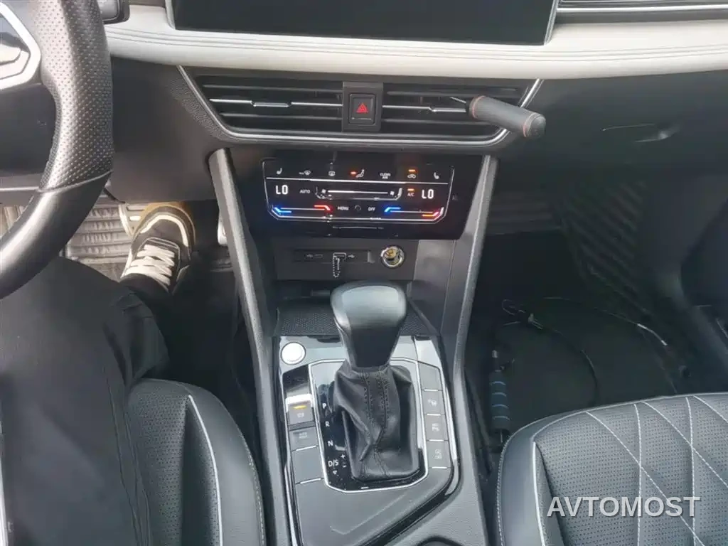 Volkswagen Tiguan L 2022 330TSI Auto 2WD R-Line Premium Edition — фото 14