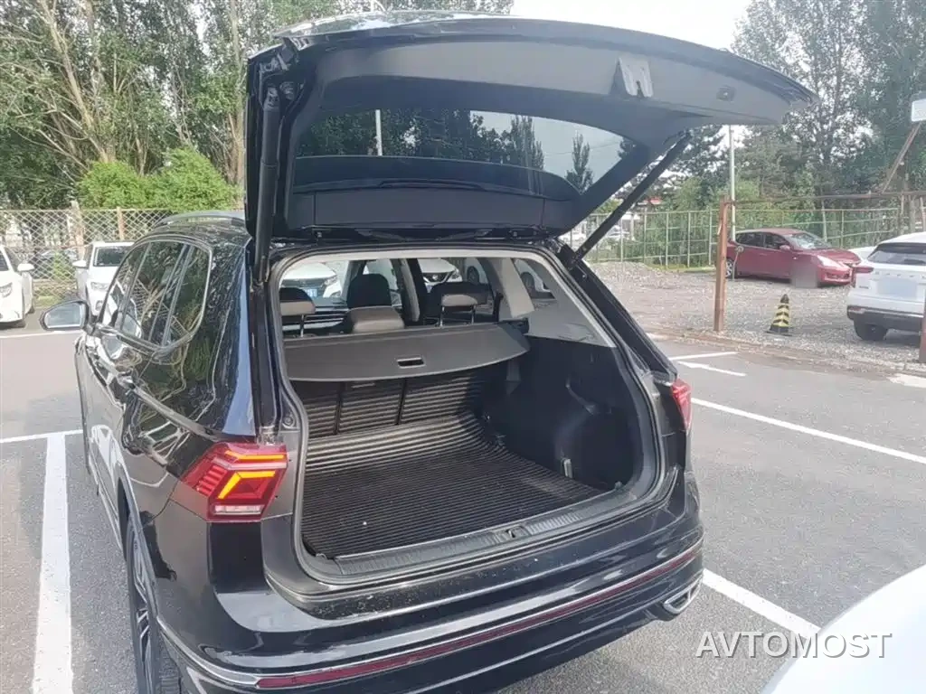 Volkswagen Tiguan L 2022 330TSI Auto 2WD R-Line Premium Edition — фото 19
