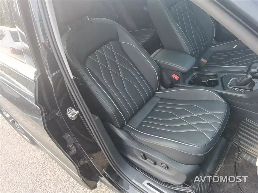 Volkswagen Tiguan L 2022 330TSI Auto 2WD R-Line Premium Edition — фото 25