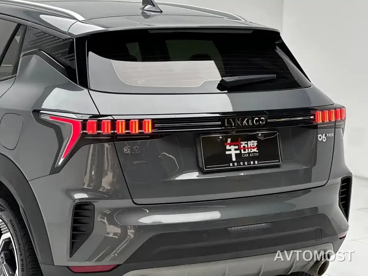 Lynk & Co 06 EM-P 2022 PHEV 84KM Range Pro — фото 11