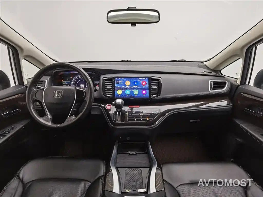 Honda Odyssey 2021 2.0L Sharp Comfort Edition — фото 4