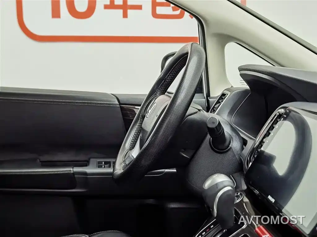 Honda Odyssey 2021 2.0L Sharp Comfort Edition — фото 18