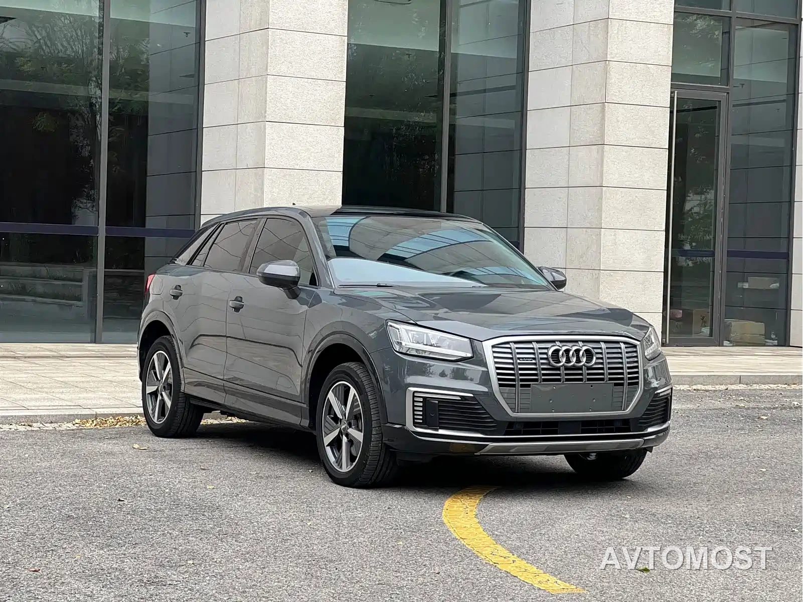 Audi Q2L e-tron 2019 Q2L e-tron Pure Electric Smart Cool Edition — фото 3
