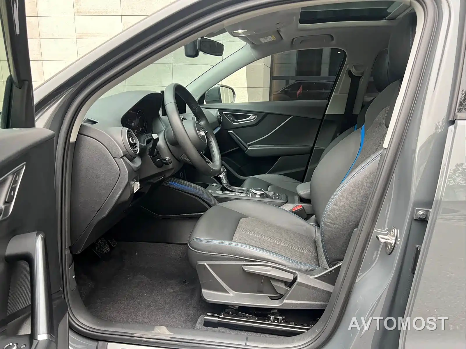 Audi Q2L e-tron 2019 Q2L e-tron Pure Electric Smart Cool Edition — фото 9