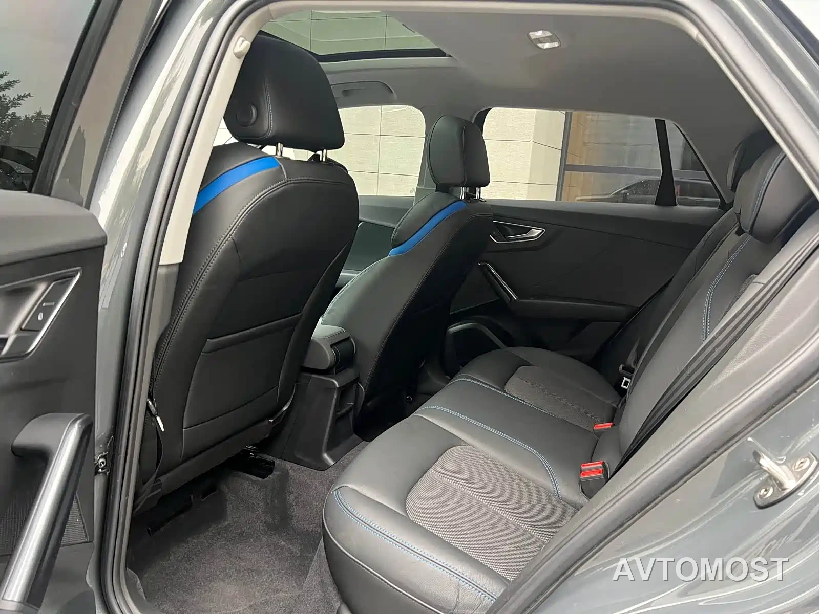 Audi Q2L e-tron 2019 Q2L e-tron Pure Electric Smart Cool Edition — фото 10