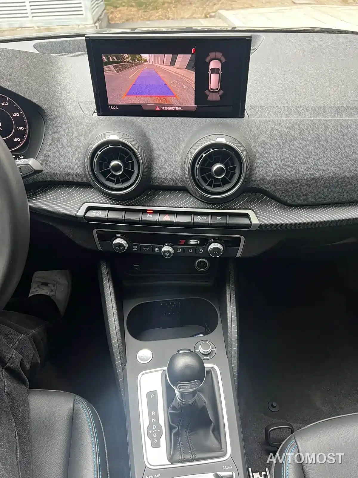 Audi Q2L e-tron 2019 Q2L e-tron Pure Electric Smart Cool Edition — фото 13