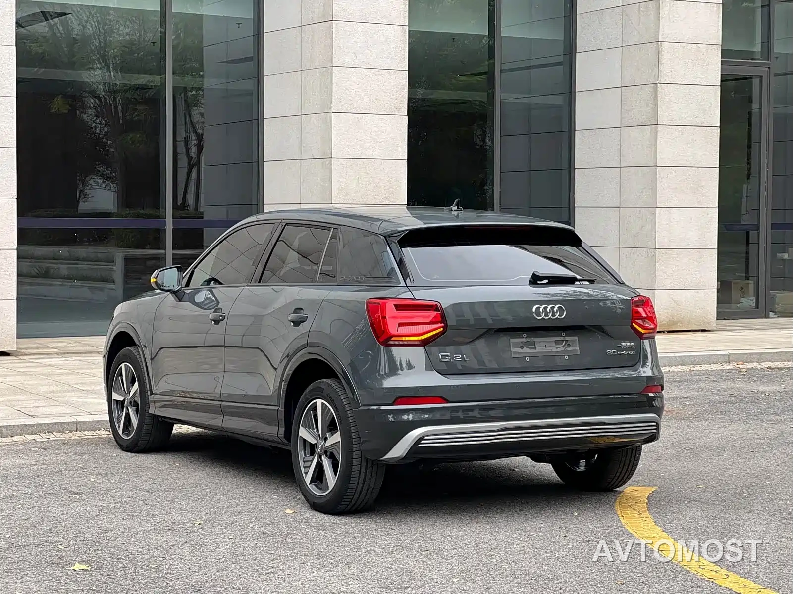 Audi Q2L e-tron 2019 Q2L e-tron Pure Electric Smart Cool Edition — фото 19