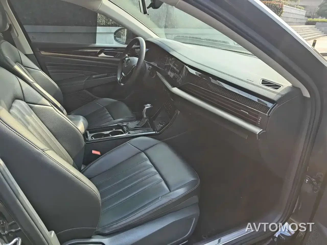 Volkswagen Passat New Energy 2022 430PHEV Hybrid Business Edition — фото 7