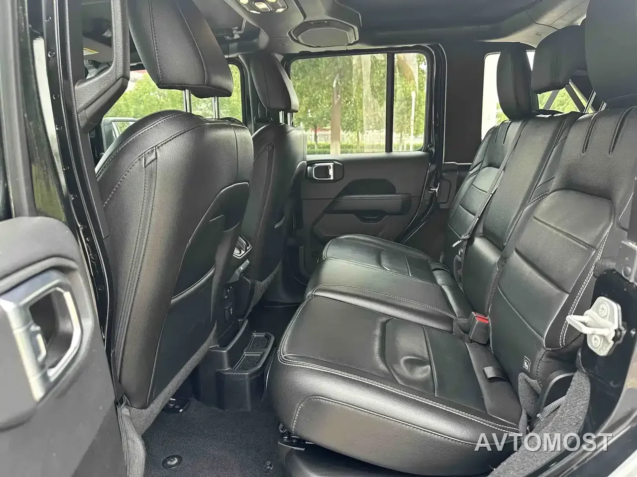 Jeep Wrangler 4xe 2021 4-Door 2.0T 4xe Sahara — фото 9