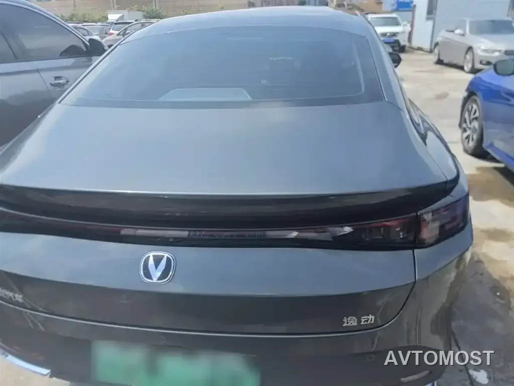 Changan Eado PHEV 2025 Smart New Blue Whale 145KM Battleship Edition — фото 6