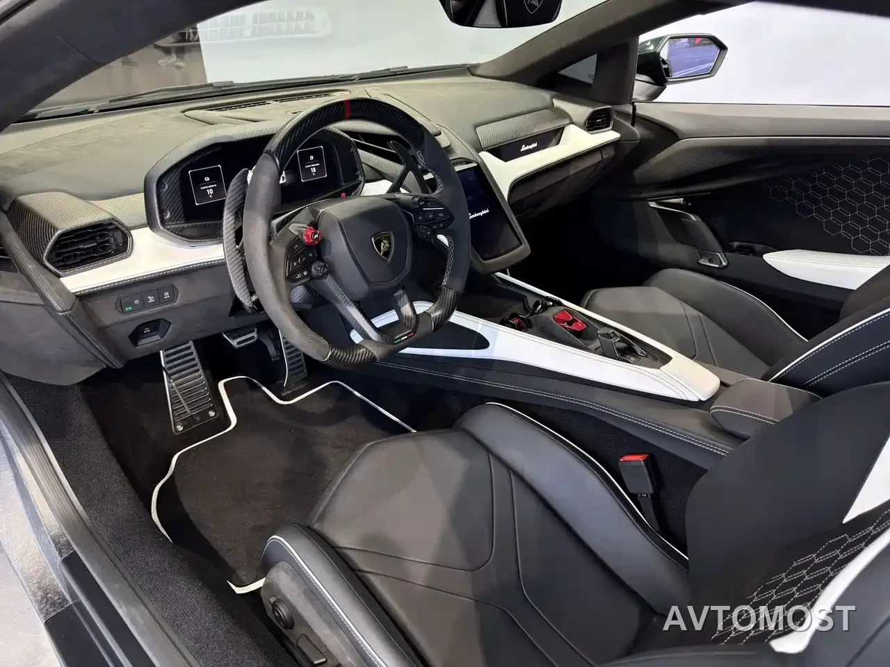Lamborghini Revuelto 2023 6.5L PHEV Standard — фото 8