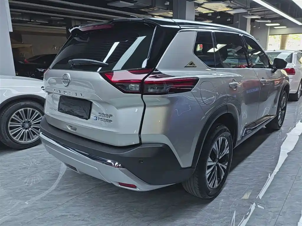 Nissan X-Trail 2023 e-POWER Super Hybrid Dual Motor AWD Luxury Edition — фото 4