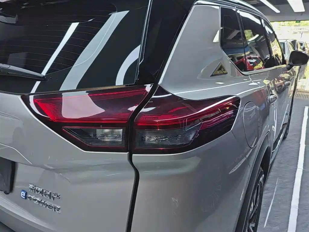 Nissan X-Trail 2023 e-POWER Super Hybrid Dual Motor AWD Luxury Edition — фото 22