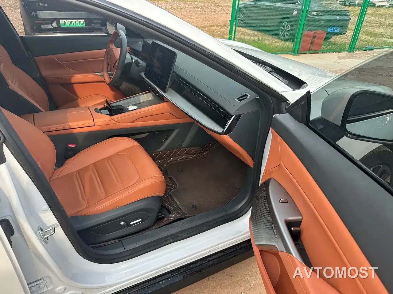 Dongfeng Yipai eπ007 2025 EREV 230Air Cruise Edition — фото 10