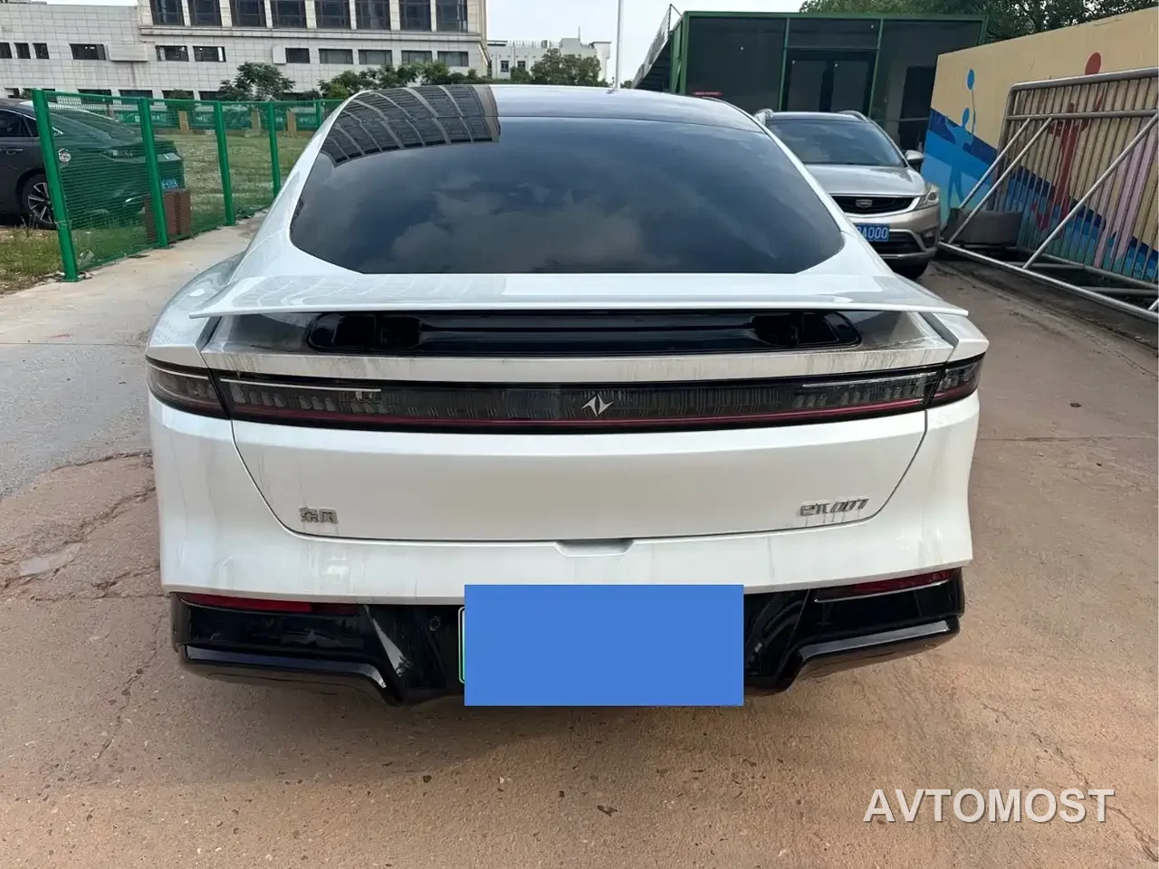 Dongfeng Yipai eπ007 2025 EREV 230Air Cruise Edition — фото 3
