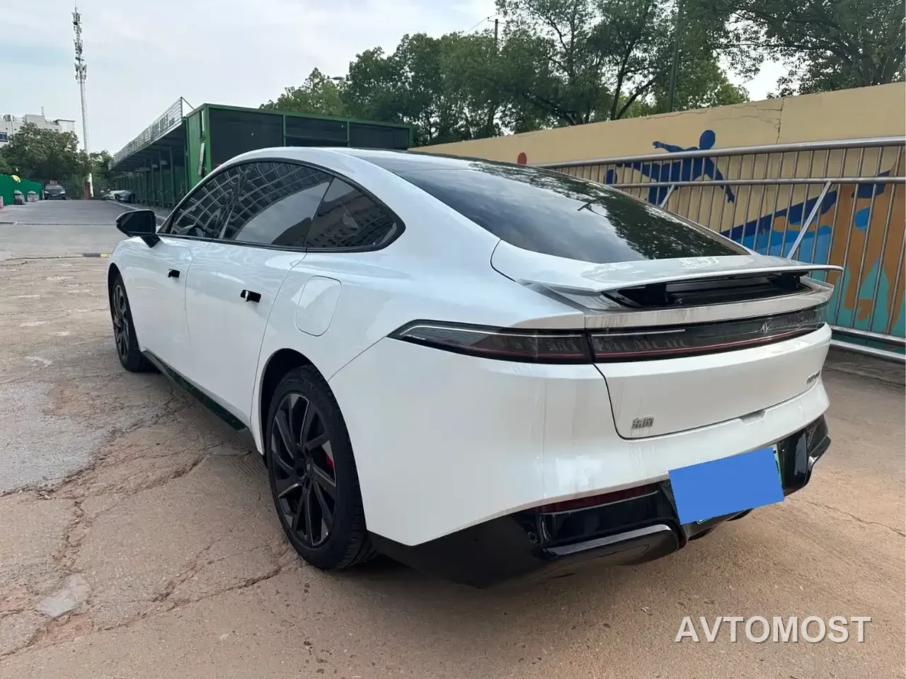 Dongfeng Yipai eπ007 2025 EREV 230Air Cruise Edition — фото 9