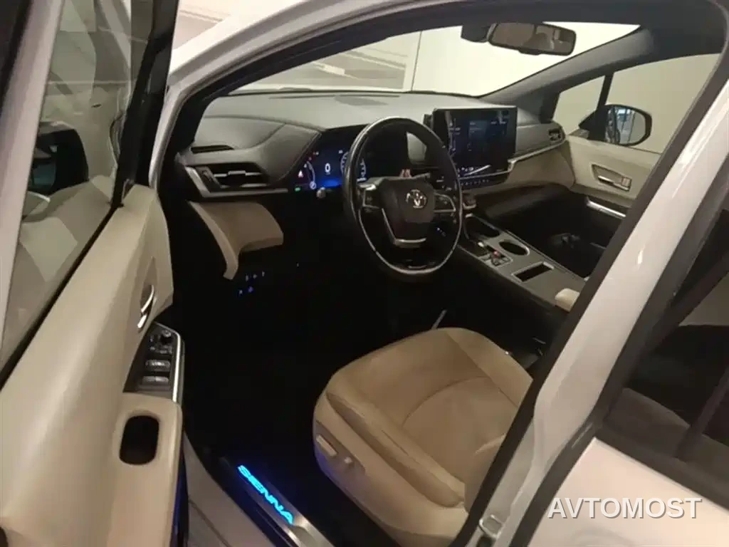 Toyota Sienna 2021 2.5L Hybrid Ultimate Edition — фото 23