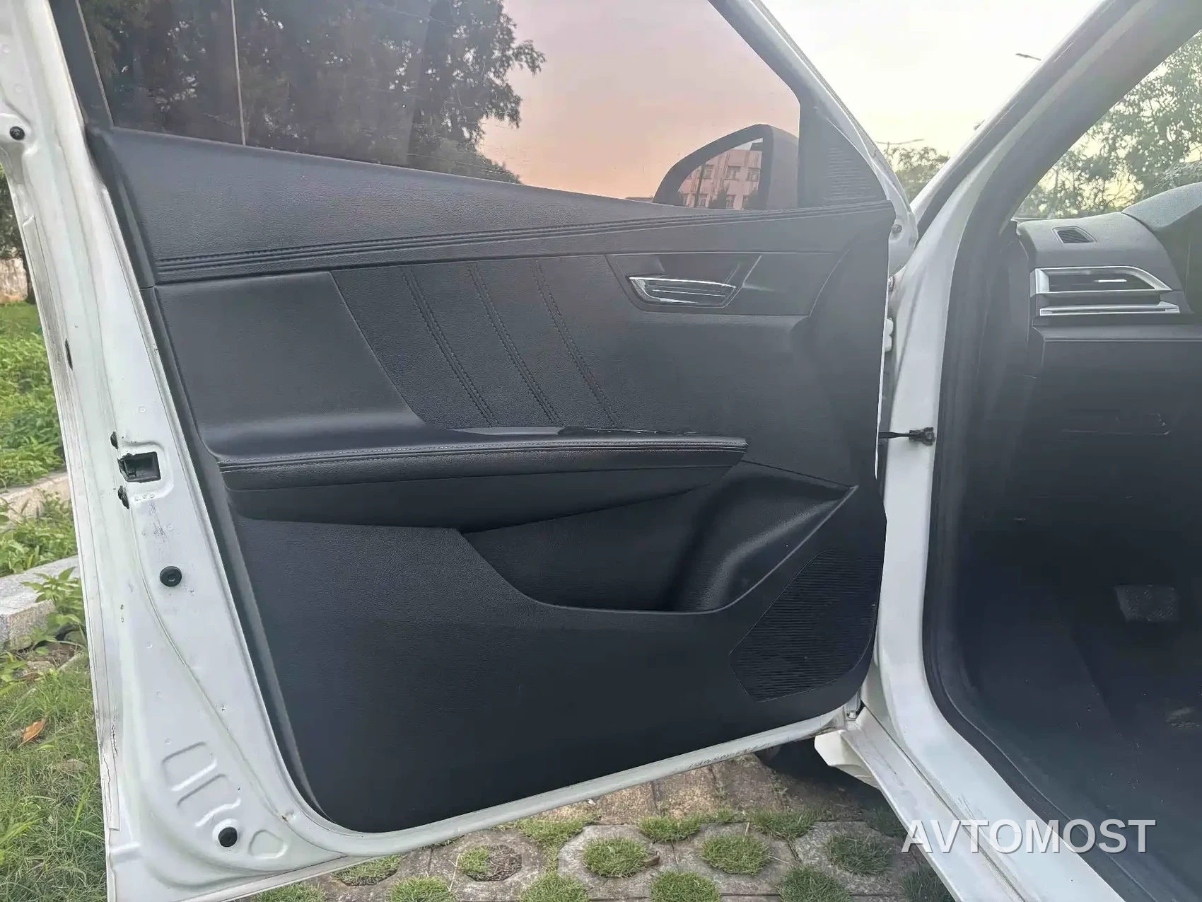 BYD e2 2021 Leading Comfort Edition — фото 9