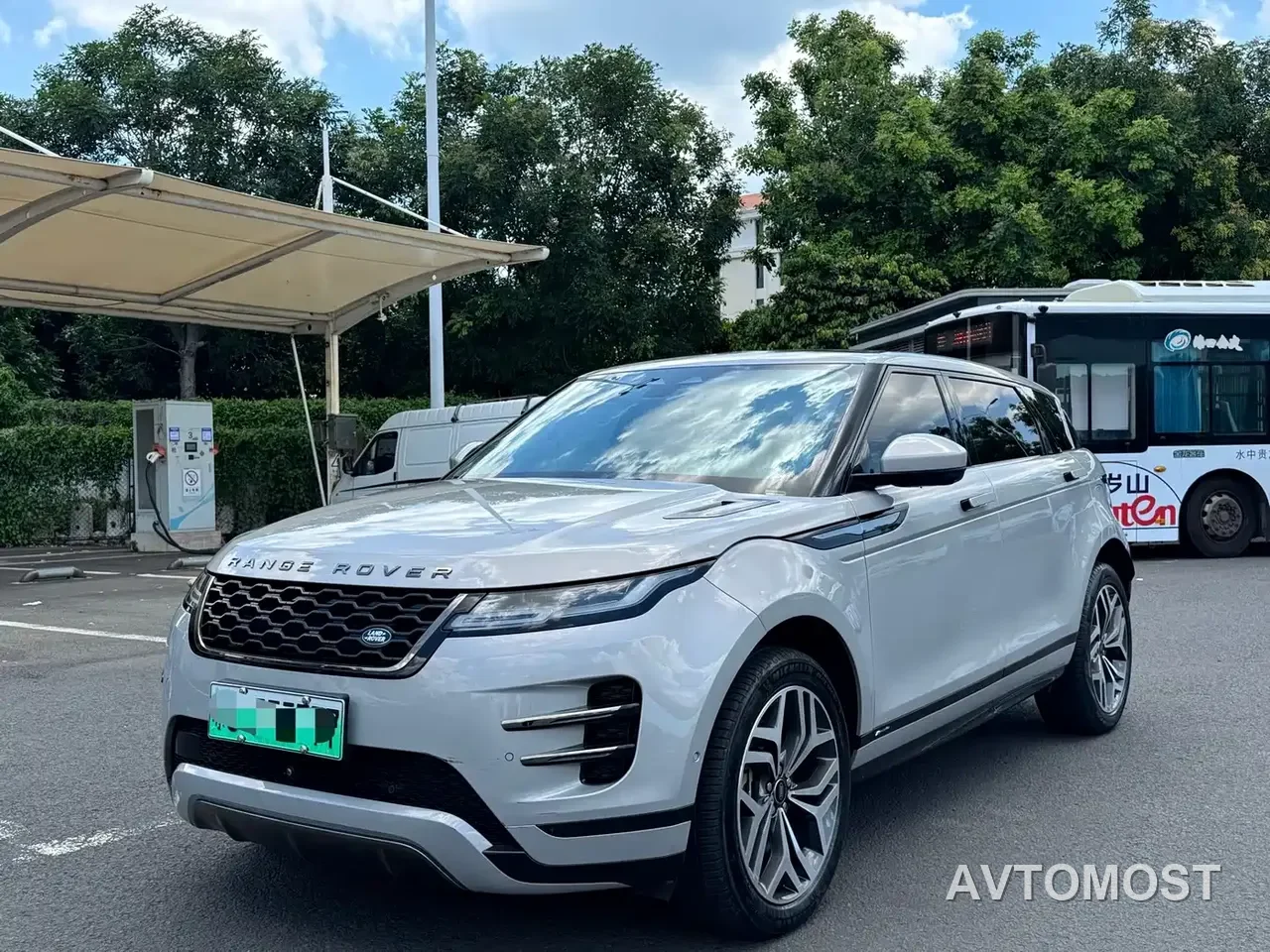 Land Rover Range Rover Evoque New Energy 2022 Range Rover Evoque L P300e Plug-in Hybrid — фото 3