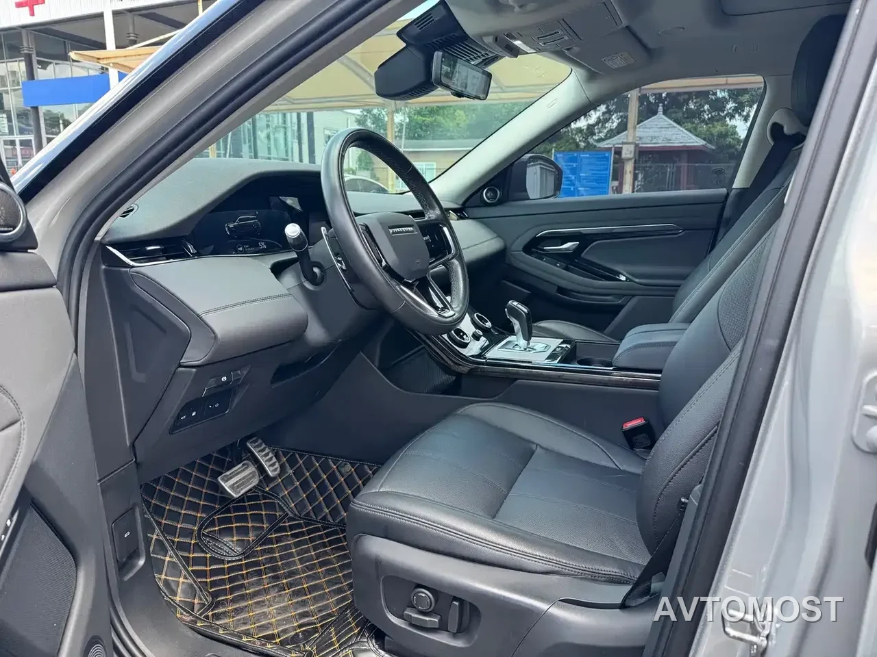 Land Rover Range Rover Evoque New Energy 2022 Range Rover Evoque L P300e Plug-in Hybrid — фото 8