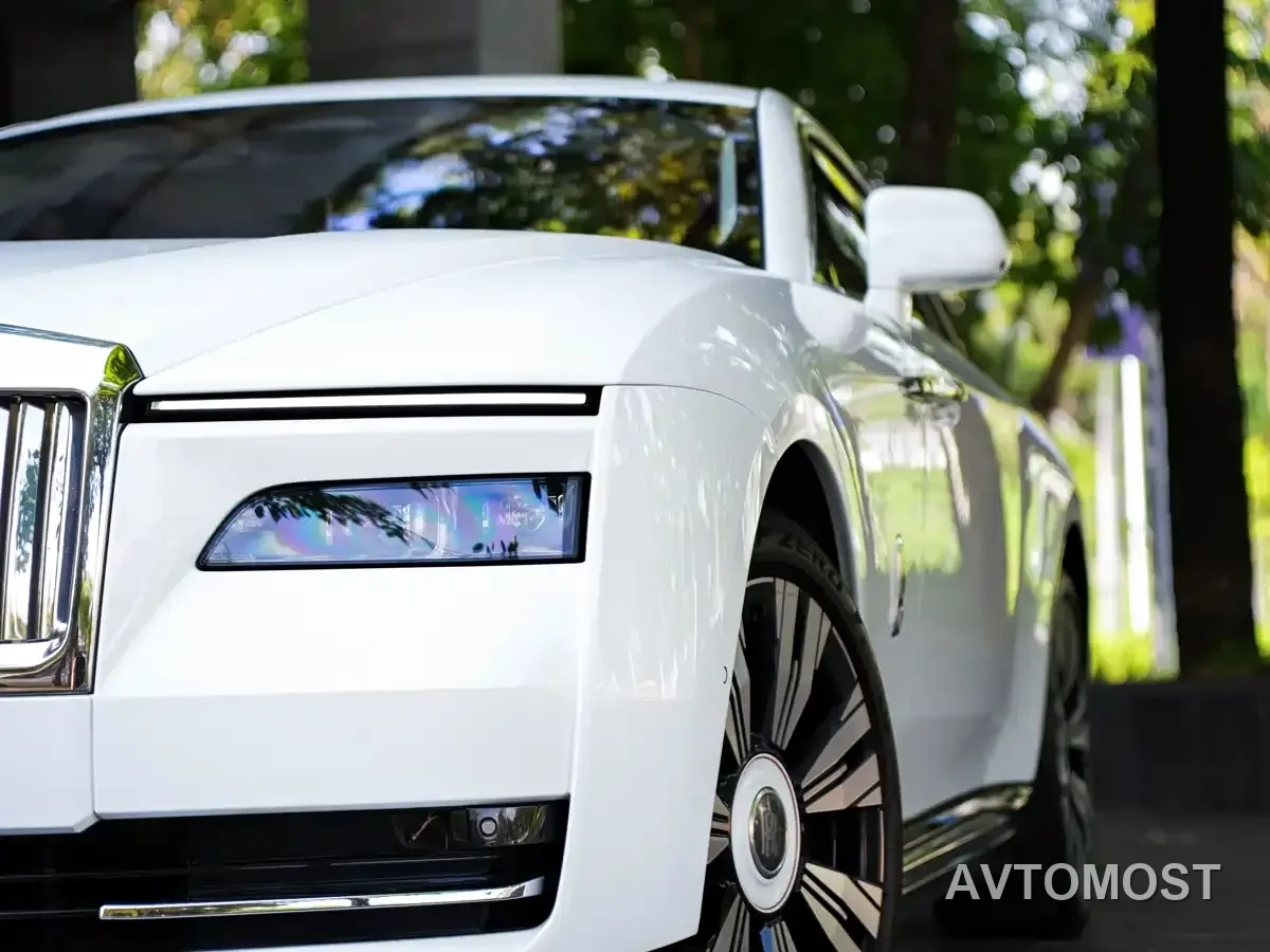 Rolls-Royce Spectre 2024 Standard Model — фото 2