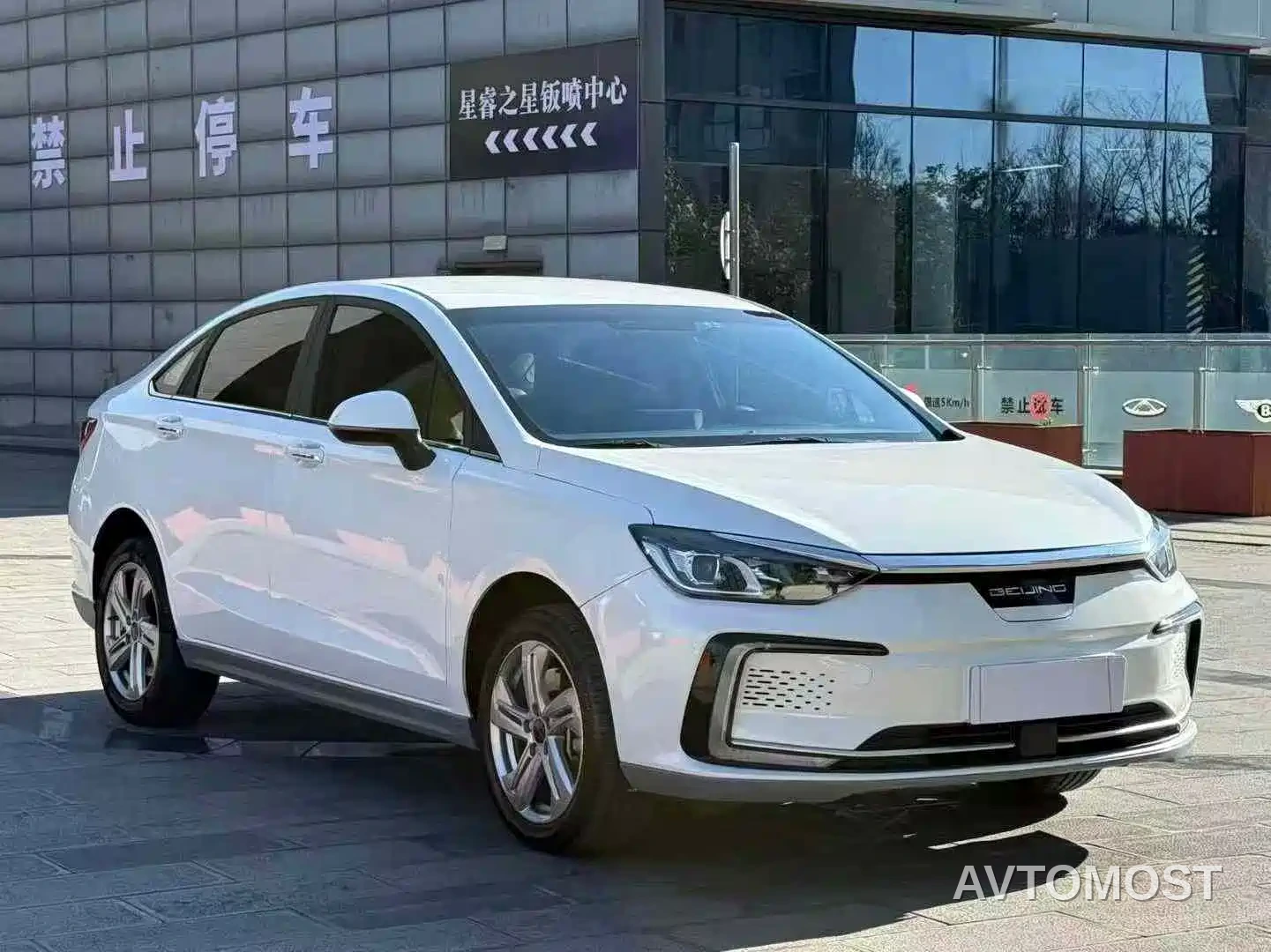 BAIC Beijing EU5 2022 Ride-hailing Luxury Edition — фото 3