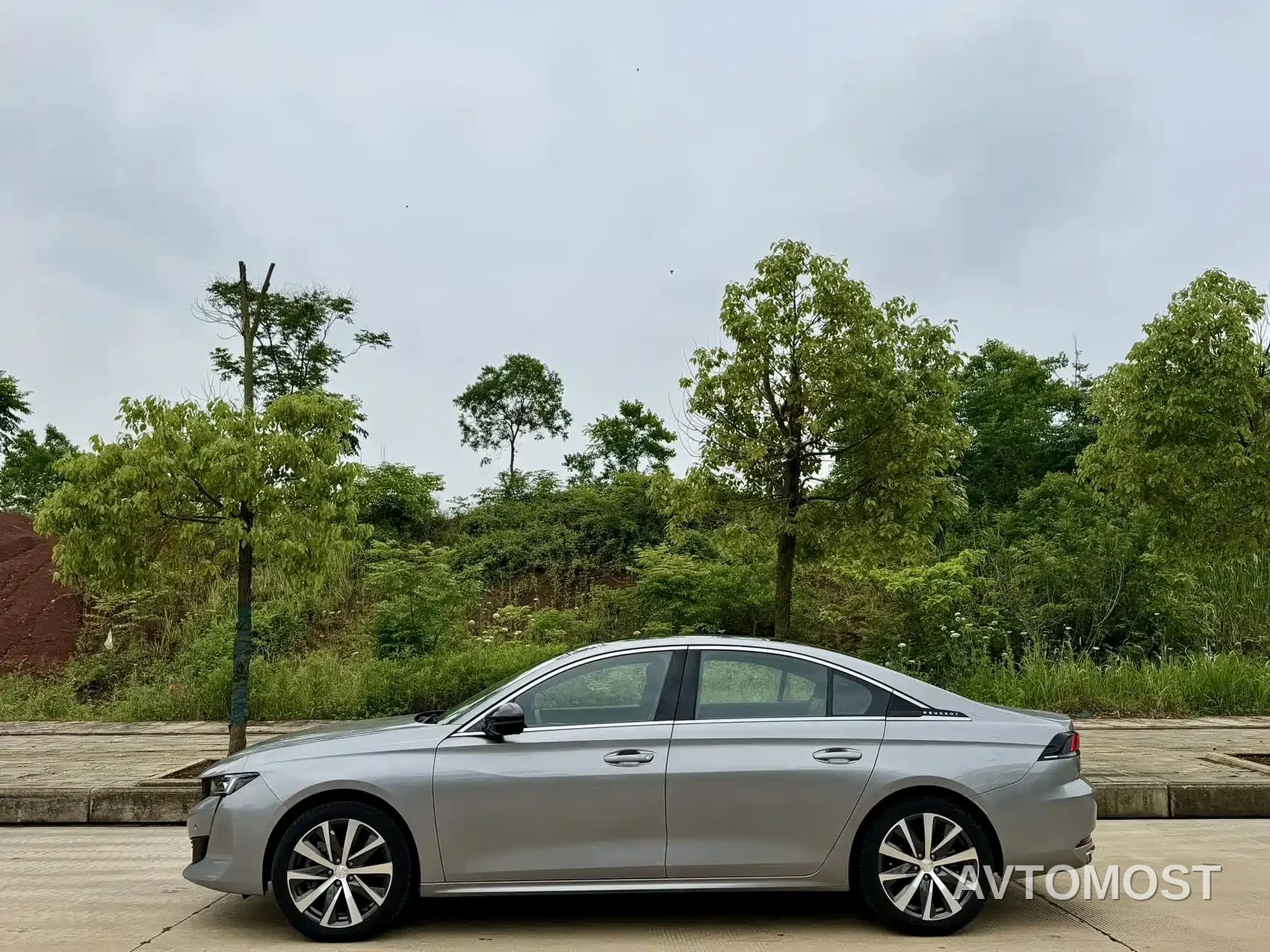 Peugeot 508 2022 508L 400THP PureTech Driving Control Edition — фото 5