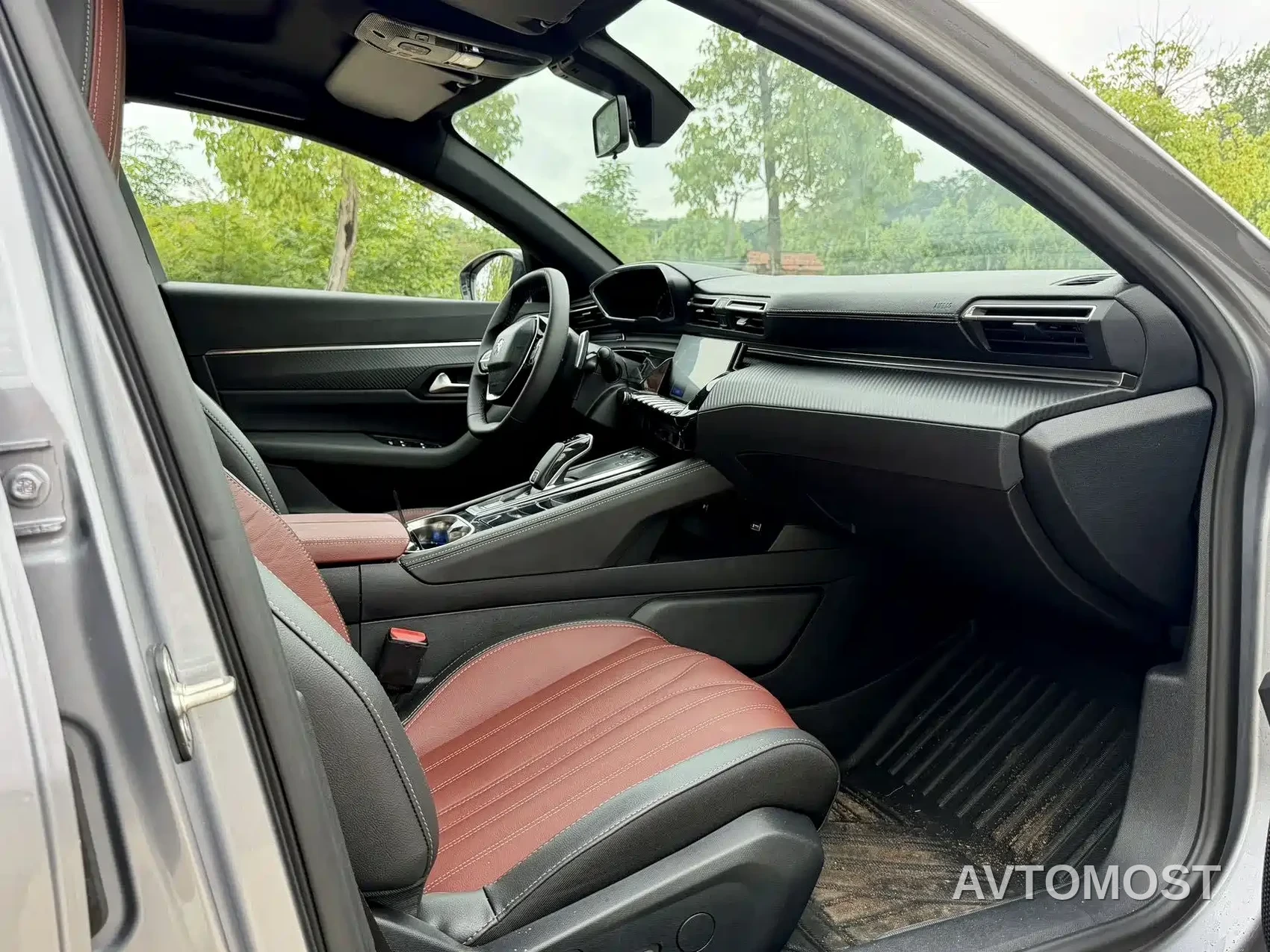 Peugeot 508 2022 508L 400THP PureTech Driving Control Edition — фото 13