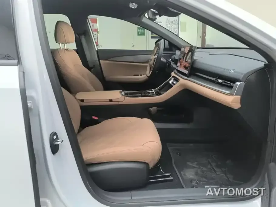Geely Galaxy A7 2025 EM-i 70km Luxury Edition — фото 7