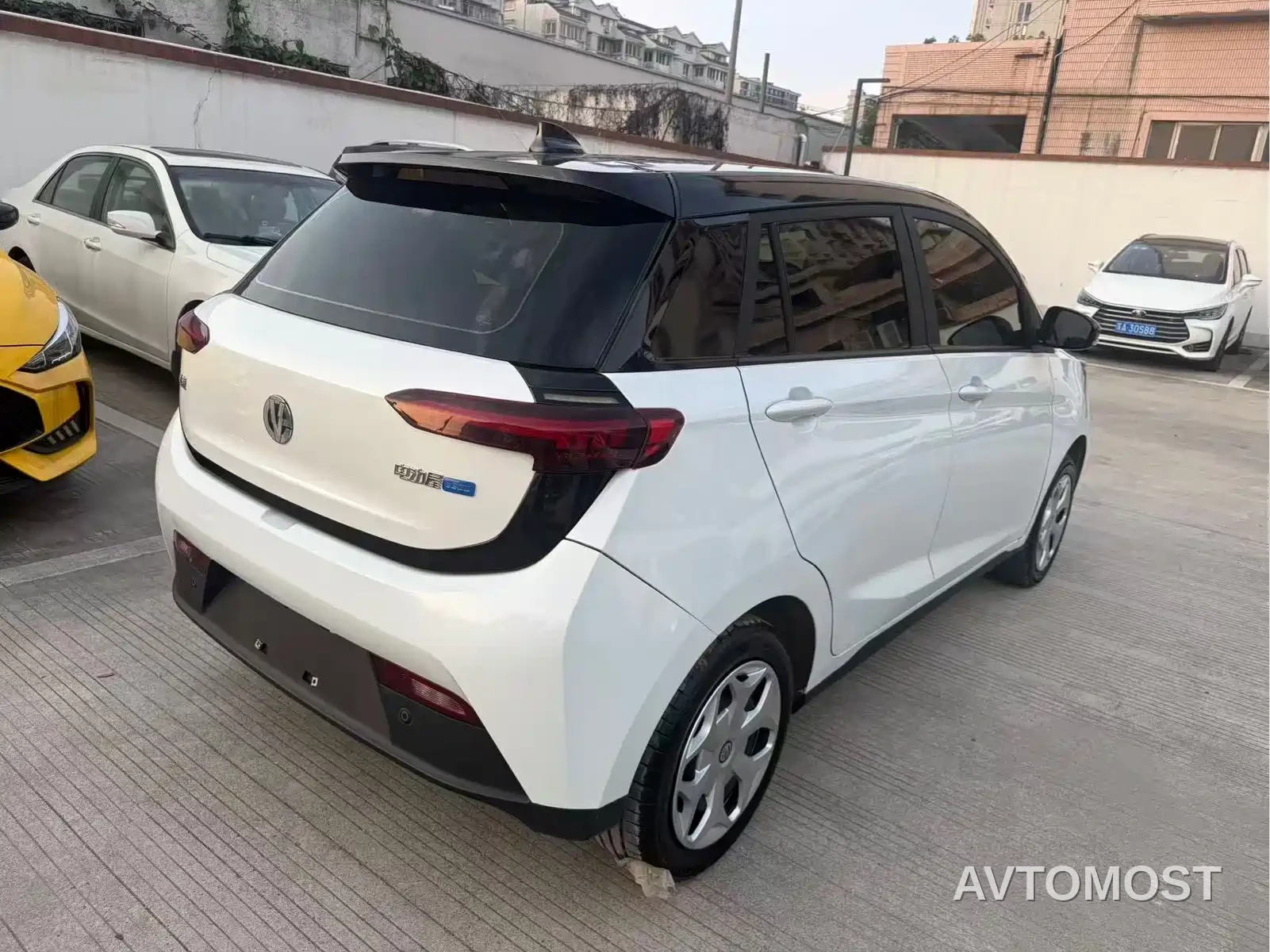 Electric House YOUNG Guang Xiaoxin 2023 302KM Pearl Edition — фото 9