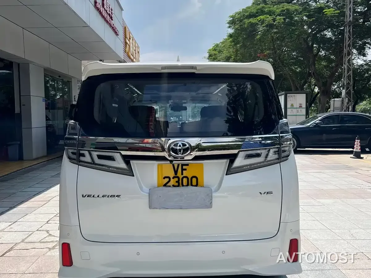 Toyota Vellfire — фото 7