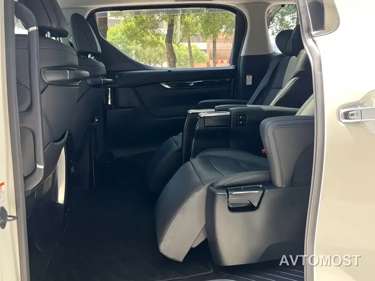 Toyota Vellfire — фото 21